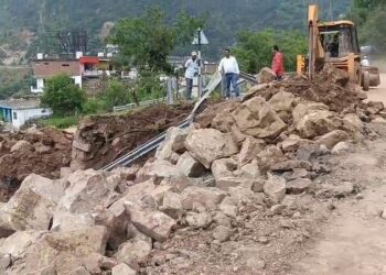 سرینگر جموں شاہراہ بند ہونے سے وادی میں گوشت کی قلت ‘شادیاں موخر