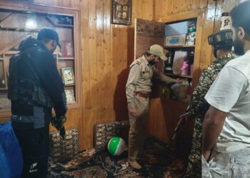 سرینگر میں ۲۰ او جی ڈبلیوز کے گھروں پر پولیس کے چھاپے