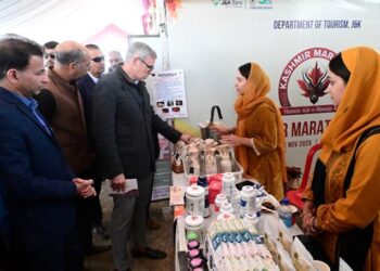 وزیر اعلیٰ عمر عبداللہ کا قمروری میں نور جہاں پل کا افتتاح
