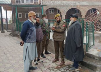 سرینگر بھر میں مدارس اور مساجد کا معائنہ
