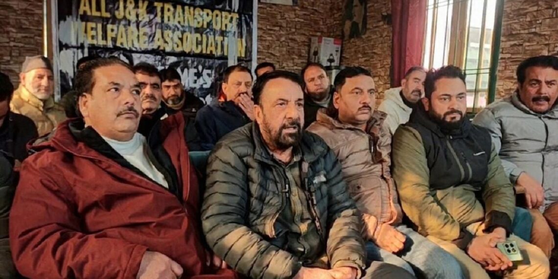 جموں و کشمیر میں ۱۵ دسمبر کی ٹرانسپورٹ ہڑتال واپس