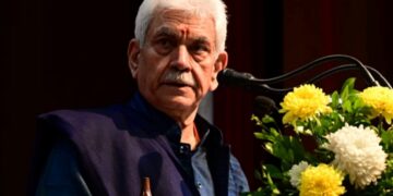 ایل جی سنہا کاجموں میں متاثرہ خاندانوں کیلئے نئے مکانات کی تعمیر کا سنگِ بنیاد