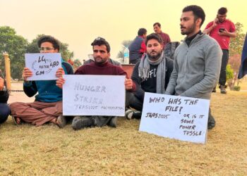 جے کے اے ایس امتحان:امیدواروں کی بھوک ہڑتال ‘عمر میں رعایت پر ابہام ختم کرنے کامطالبہ