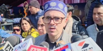 وزیر اعلیٰ کا گلمرگ کو عالمی اسکی مرکز بنانے کے لیے مصنوعی برف کے استعمال پر زور