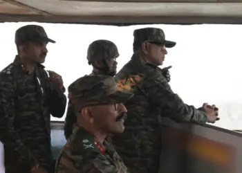 وائٹ نائٹ کور کے جی او سی نے نوشہرہ سیکٹر کا کیا دورہ