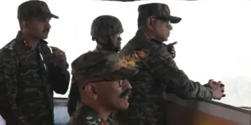 وائٹ نائٹ کور کے جی او سی نے نوشہرہ سیکٹر کا کیا دورہ