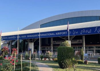سرینگر ہوائی اڈے کو نئی پرواز مل گئی