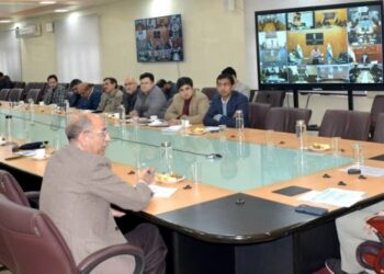  عمر عبداللہ کاسرینگر میں رمضان المبارک کے انتظامات کا جائزہ 