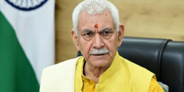 ایل جی سنہا نے شانت منو سے ریاستی الیکشن کمشنر کاحلف لیا