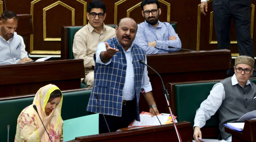مندروں کے تحفظ سے متعلق بی جے پی رکن کا بل مسترد