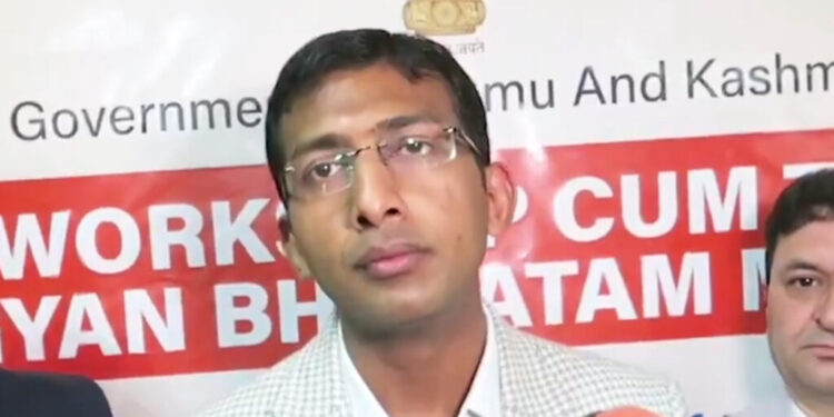 کشمیر میں ایندھن کی کوئی قلت نہیں‘۱۵دن کا ذخیرہ موجود:گرگ