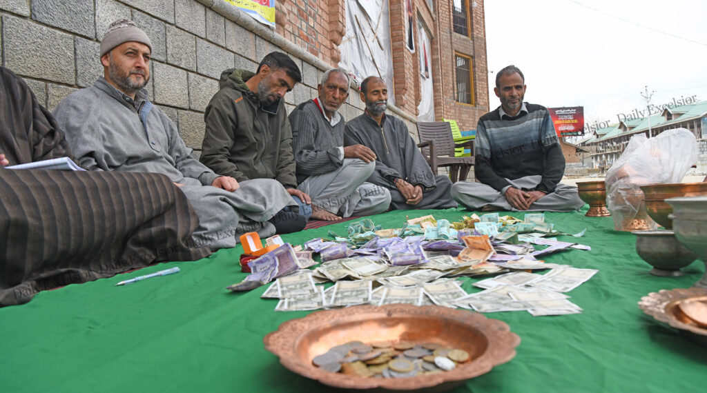 جنگ زدہ ایران کیلئے کشمیریوں کی فراخدلی؛ خواتین نے سونے کے زیورات پیش کر کے مثال قائم کی