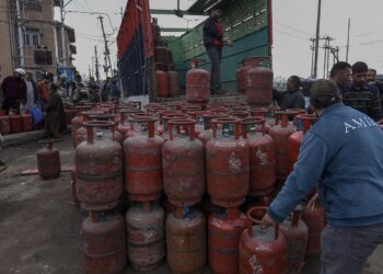  ایل پی جی ذخیرہ کرنے والوں کو کارروائی کی وارننگ