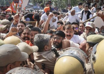  لا یونیورسٹی کے قیام کا مطالبہ‘بی جے پی یوتھ ونگ کی جموں میں ریلی