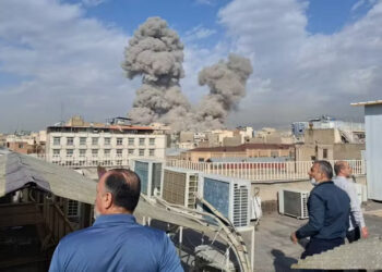 ایران پر اسرائیل اور امریکہ کے مشترکہ حملے ‘جوابی کارروائی میں خلیجی ممالک میں امریکہ تنصیبات نشانہ