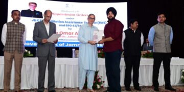 وزیر اعلیٰ نے۱۲۴ مستفیدین   میں تقرری نامے تقسیم کیے   شفاف اور تیز عمل کیلئے اصلاحات کا یقین