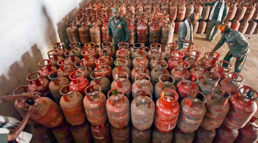 ذخیرہ اندوزی اور بلیک مارکیٹنگ کیخلاف کریک ڈاؤن کرنے کی ہدایت