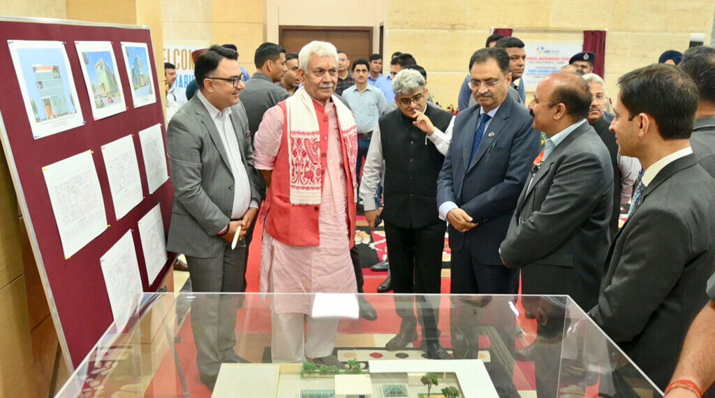 سنہا کا جے کے بینک کے ریجنل بزنس سینٹر کا افتتاح