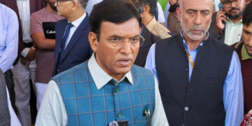 ’مزدوروں کے وقار کو اہمیت دینے والا ملک ناقابلِ تسخیر‘