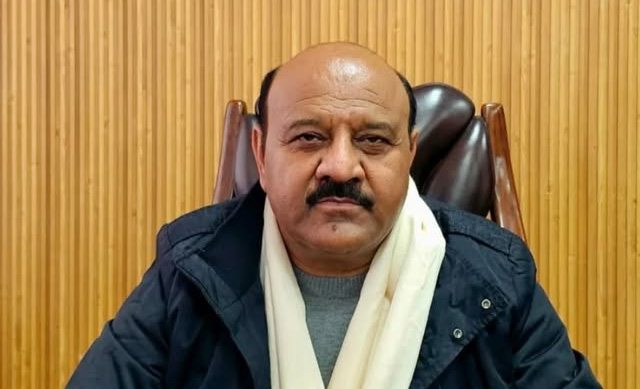 معطلی کے باوجود افسران کیسے دفتر میں موجود رہ سکتے ہیں ‘تحقیقات کی جائے :چودھری