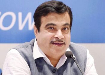 ’پیٹرول اور ڈیزل جیسے فوسل ایندھن پر چلنے والی گاڑیوں کا کوئی مستقبل نہیں ہے‘