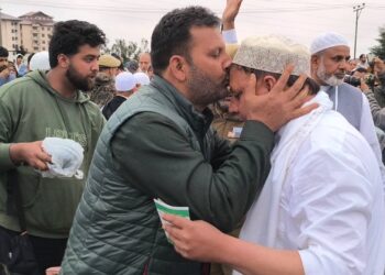 عازمین حج کا پہلا قافلہ روانہ‘وزیر اعلیٰ نے ایئرپورٹ پر انھیں رخصت کیا