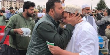 عازمین حج کا پہلا قافلہ روانہ‘وزیر اعلیٰ نے ایئرپورٹ پر انھیں رخصت کیا