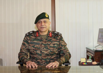 لیفٹیننٹ جنرل بلبر سنگھ   نے چنار کور کے  جی او سی کا چارج سنبھال لیا