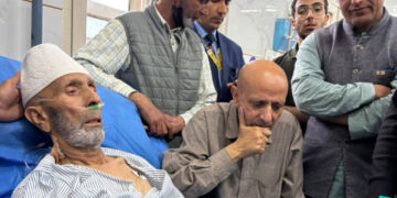 عبوری ضمانت پر انجینئر رشید کی سری نگر   آمد، اسپتال میں علیل والد سے ملاقات