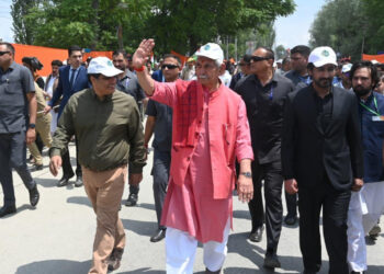 بارہمولہ:منشیات مخالف مارچ میں ایل جی سنہا کی شرکت