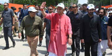 بارہمولہ:منشیات مخالف مارچ میں ایل جی سنہا کی شرکت