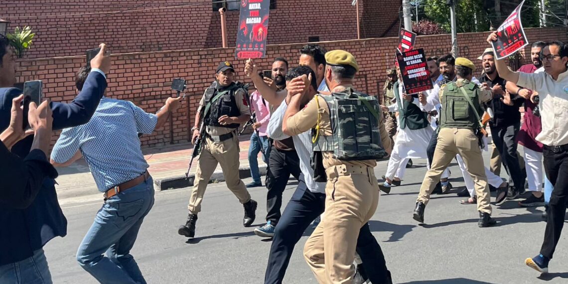 شراب پر پابندی کیلئے بی جے پی کے مظاہرے پر اعتراض