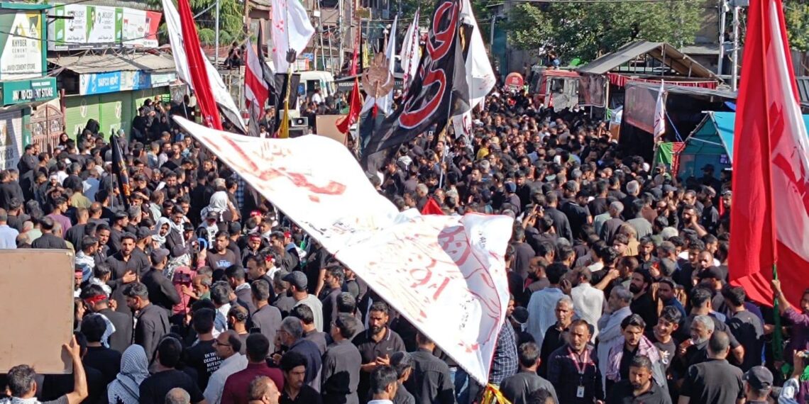  ۸ محرم کا روایتی جلوس‘ ہزاروں عزاداروں کی شرکت