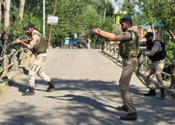 امرناتھ یاترا سے قبل جموں و کشمیر میں سکیورٹی فورسز کی ایریا ڈومینیشن مشق