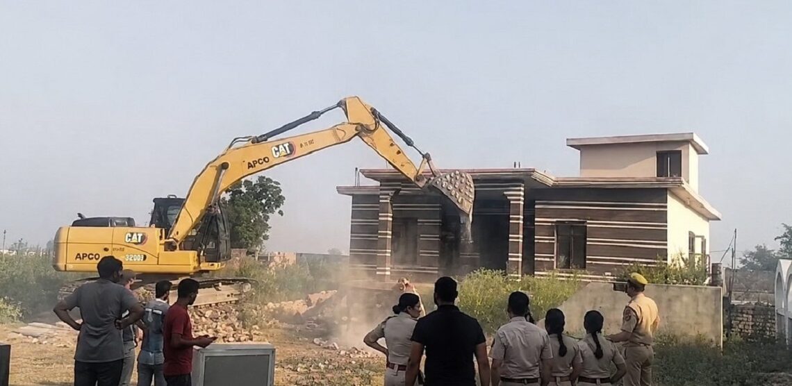  این ڈی پی ایس کیس میں ملوث ہونے پر ایس پی او برطرف  جموں میں دو مبینہ منشیات فروشوں کے مکانات منہدم:پولیس