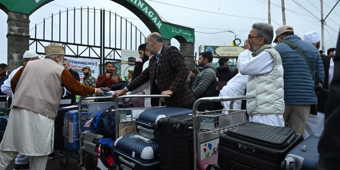 حجاج کے سامان کو سری نگر منتقل کرنے کے لیے فضائی انتظام کیا جائے:وزیر اعلیٰ