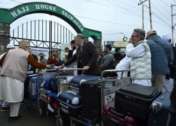 حجاج کے سامان کو سری نگر منتقل کرنے کے لیے فضائی انتظام کیا جائے:وزیر اعلیٰ