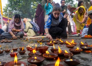 کھیر بھوانی میلے میں ہزاروں لوگوں کی شرکت‘ملاقاتیں، یادیں اور وطن واپسی کی آرزو