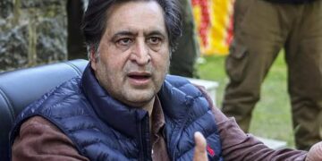’آؤٹ سورسنگ بیک ڈور تقرریوں سے زیادہ سنگین جرم‘