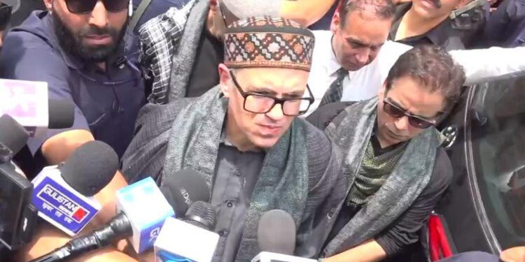 وزیر اعلیٰ نے چور دروازے سے تقرریوں کے محبوبہ کے الزامات کو مسترد کیا