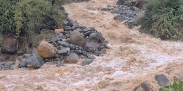 بانڈی پورہ میں فلیش فلڈ‘‘۱۴ سالہ لڑکا جاں بحق، ماں تاحال لاپتہ