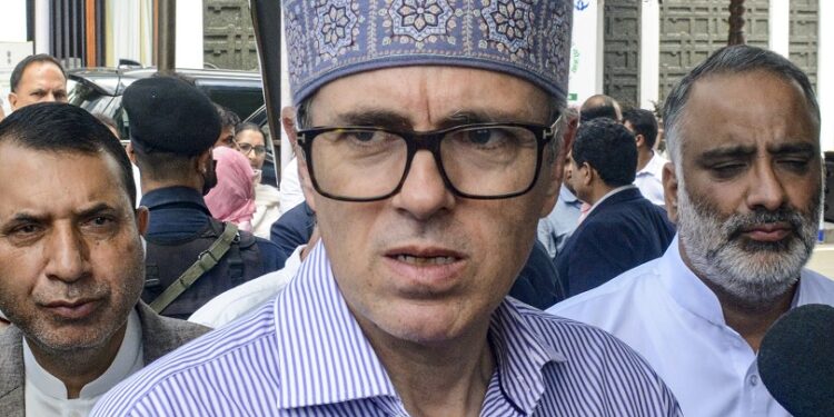 سری نگر ہوائی اڈے پر پیر اور منگل کی رن وے بندش کا فیصلہ واپس