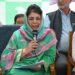 ’ کہنا چاہتی تھی ’بہانہ بنتا ہے‘ مگر زبان سے صرف ’’بنتا ہے‘‘ نکلا‘