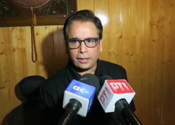 ریاستی درجے کی بحالی کیلئے دہلی میں احتجاج ‘ میر واعظ کو دعوت
