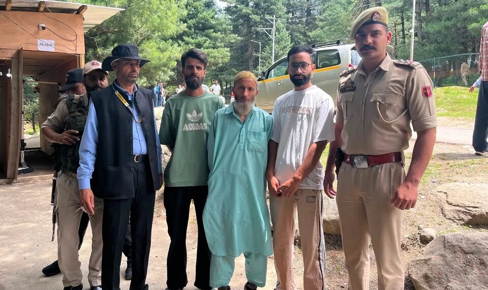 شوپیان میں فوج کے ساتھ تصادم میں لشکر کا مبینہ کمانڈر ہلاک