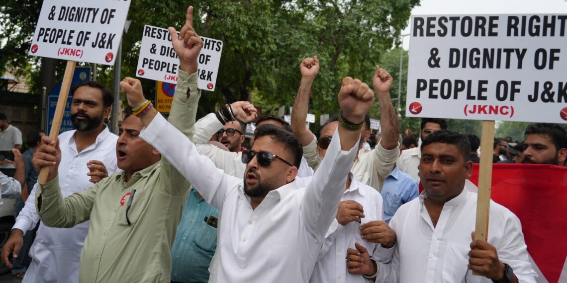 دہلی میں ریاستی درجے کی بحالی کا این سی احتجاج سی جے پی مظاہرے کی نذر