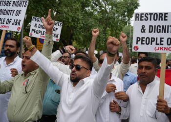  دہلی میں ریاستی درجے کی بحالی کا این سی احتجاج سی جے پی مظاہرے کی نذر