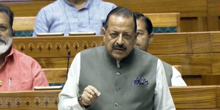 ایک ہفتہ طویل تعطل ختم، لوک سبھا میں اینٹی پیپر لیک ترمیمی بل پر بحث کا آغاز