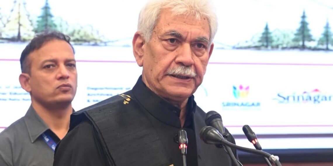 ’منشیات کو نہ، کتابوں کو ہاں:سنہا کی نوجوانوں سے مطالعہ اپنانے کی اپیل