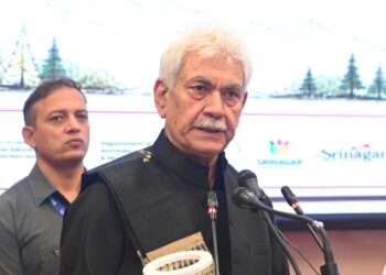 ’منشیات کو نہ، کتابوں کو ہاں:سنہا کی نوجوانوں سے مطالعہ اپنانے کی اپیل